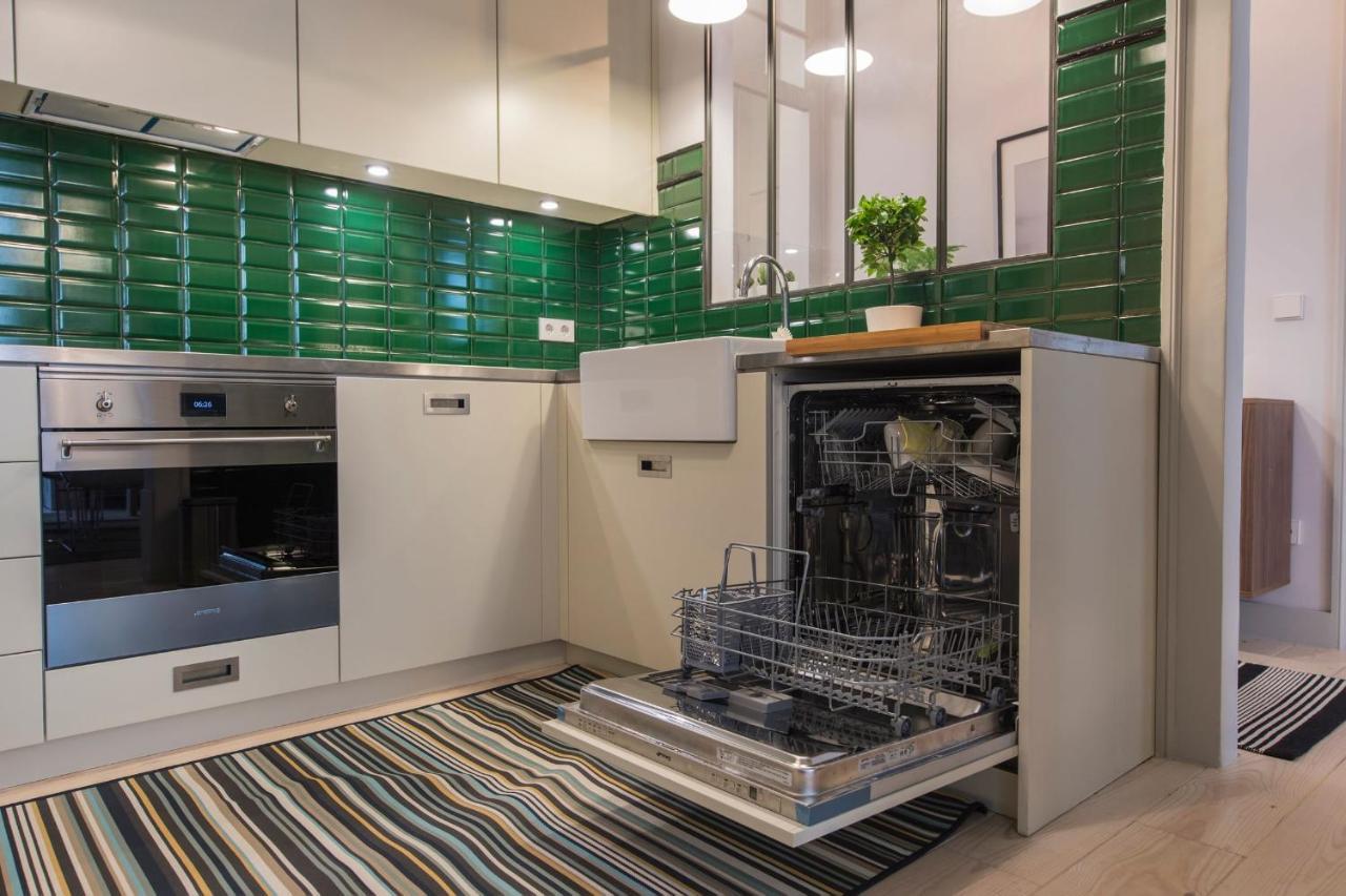 Lovelystay - 3 Bedroom Downtown Wonderwall Lisbon Exterior photo